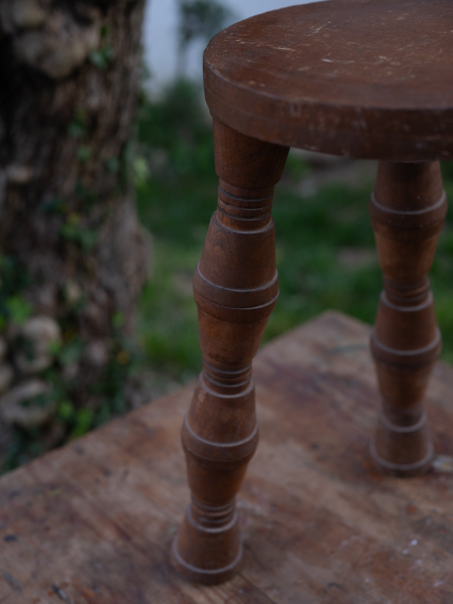 Vintage French Stool | Round w/ Spool Legs