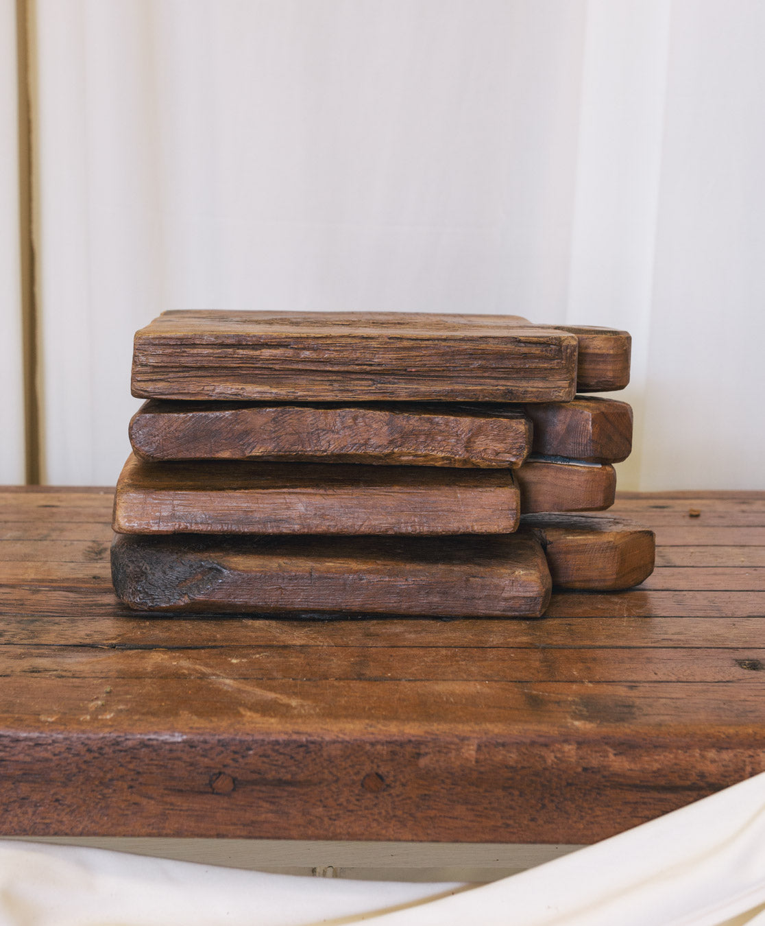 Wood Riser w/ Handle | Natural