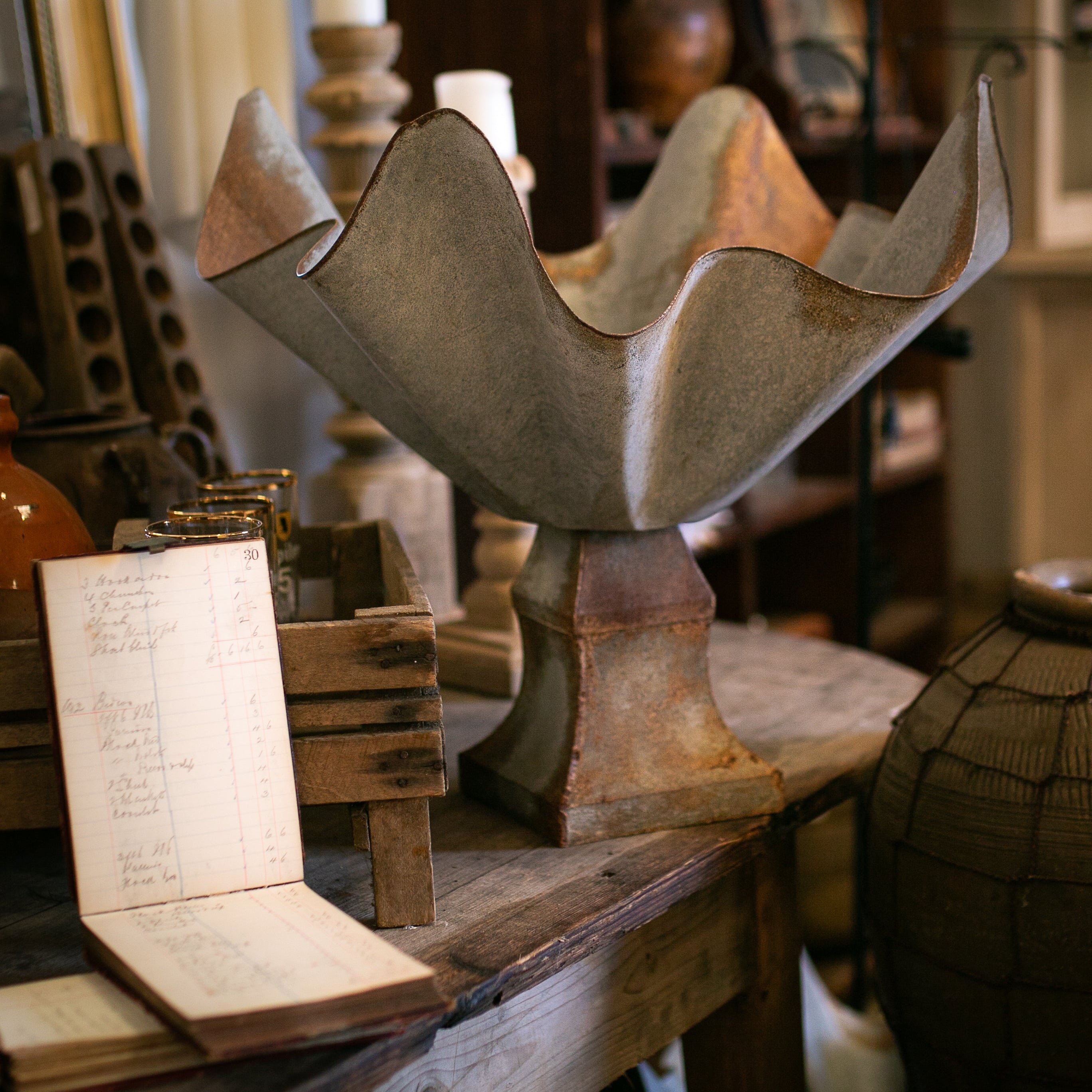 Kerchief Planter w/ Base