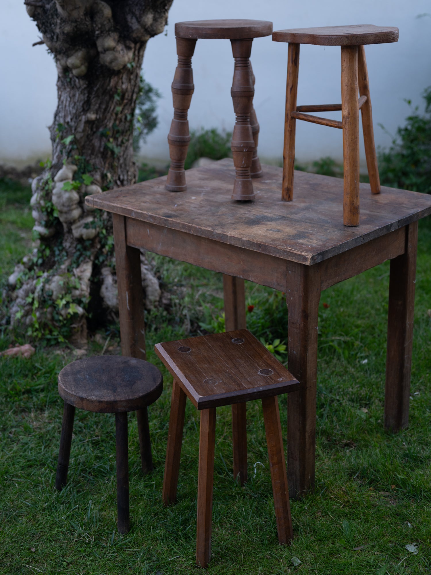 Vintage French Stool | Round w/ Spool Legs