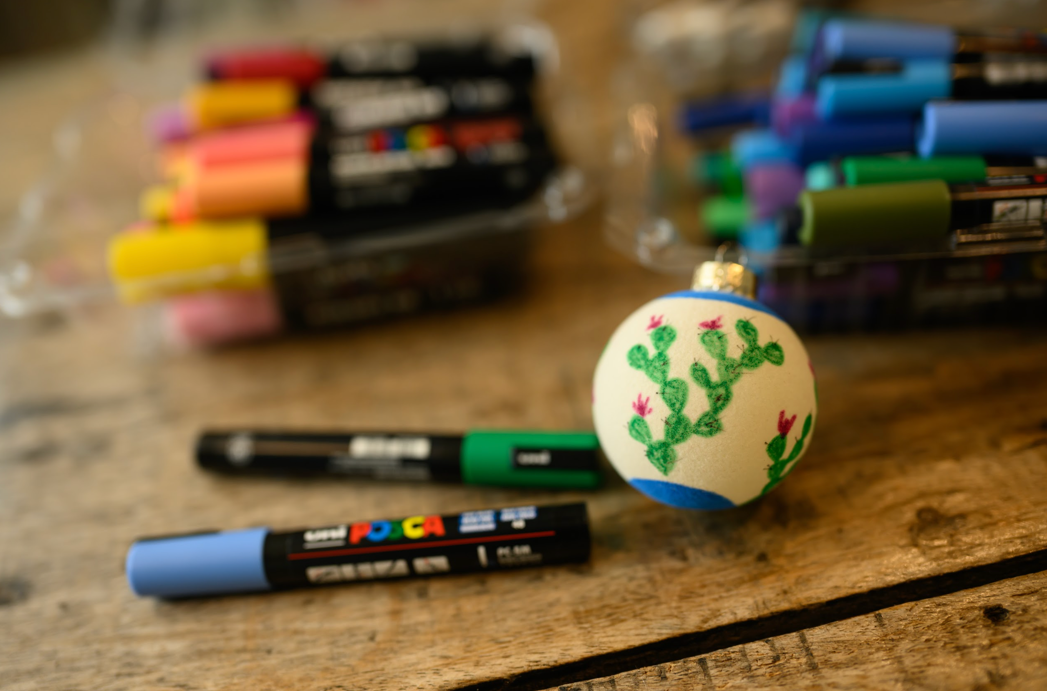 Make & Mingle: Ornament Decorating Workshop (12/9)