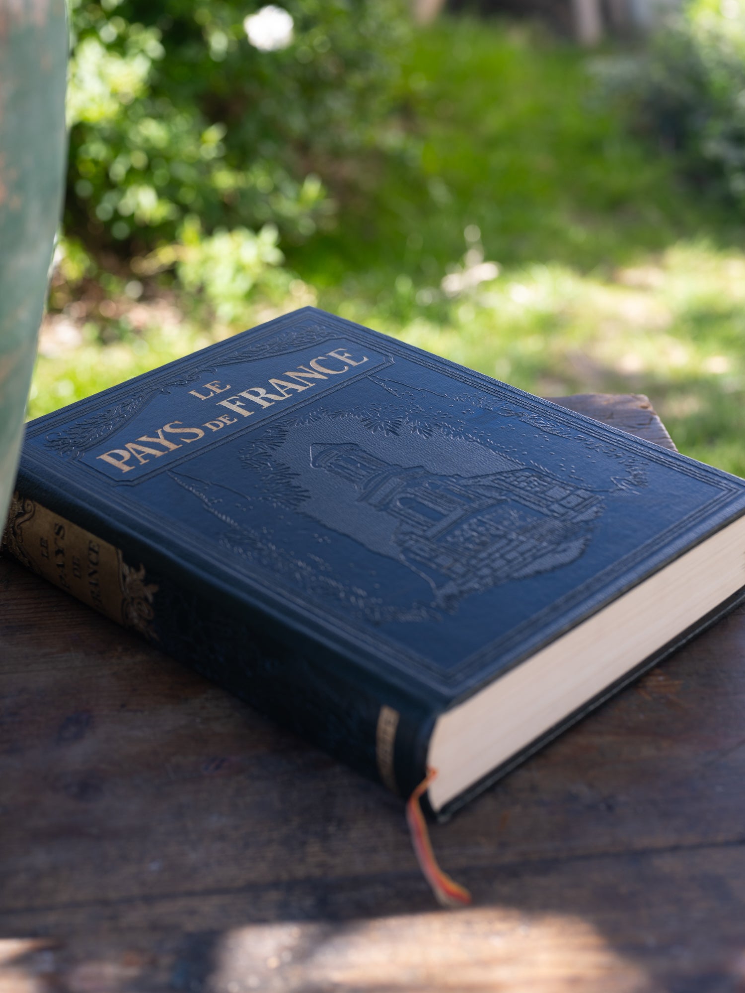 Le Pays de France Book